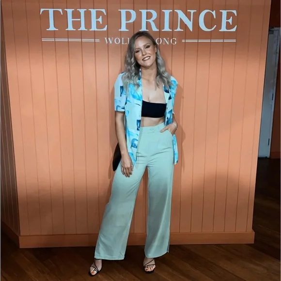 ๐ Princess Polly Astrid Pants in Sage - Picture 5 of 16